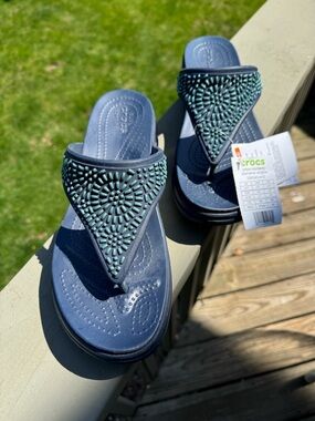 CROCS Navy Diamante Sandals Size 11 with Teal Accents NWT